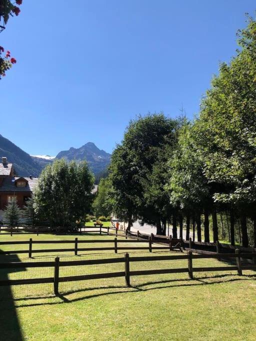 Appartamento Ampio Giardino Adiacente Piste Sci 4/6 Posti Letto La Thuile Eksteriør billede